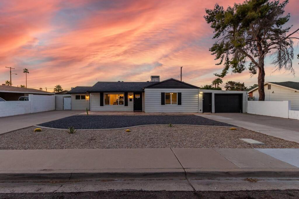 New Midtown Modern Studio With Backyard 凤凰城 外观 照片