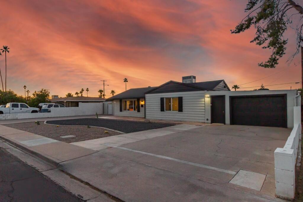 New Midtown Modern Studio With Backyard 凤凰城 外观 照片